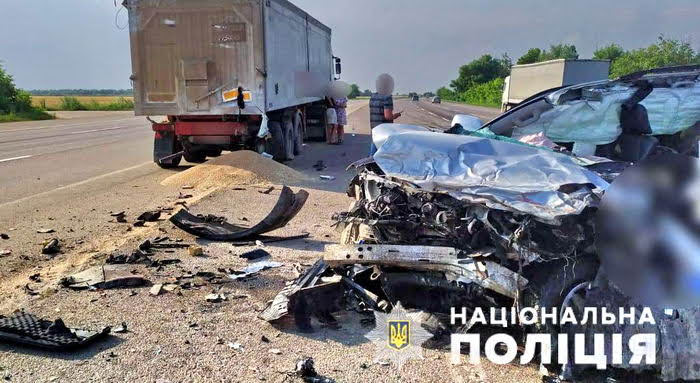 Разрушительное ДТП на трассе Одесса-Киев: от внедорожника Toyota ничего не осталось