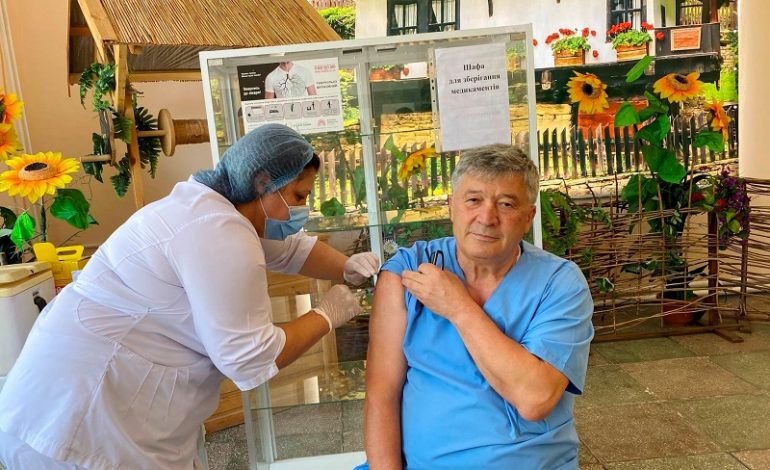 Первый центр массовой вакцинации открылся в Болградском районе