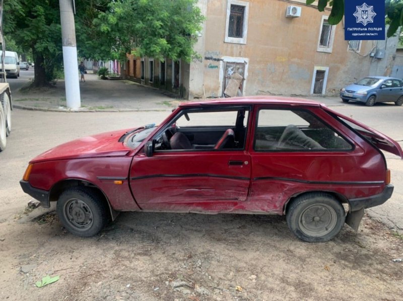 В Суворовском районе Одессы водитель автомобиля «ЗАЗ» не уступил дорогу, в результате чего попал в аварию (фото)