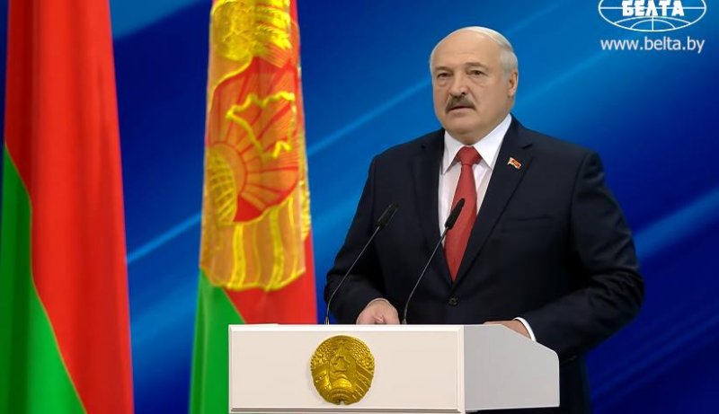 Лукашенко поручил полностью закрыть границу с Украиной