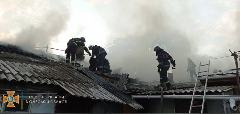 На Балковской произошел пожар в нежилом здании: спасатели оперативно ликвидировали возгорание (фото)