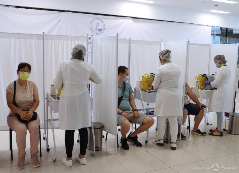 Завтра в Одессе будут работать 8 центров массовой вакцинации