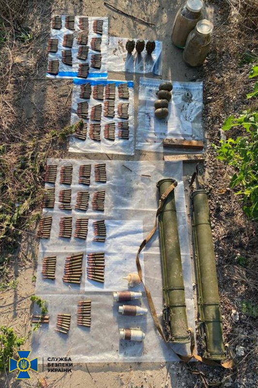 В Запорожской и Одесской областях СБУ выявила схроны со взрывчаткой (фото)