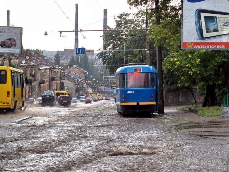 В Одессе из-за подтопления рельсов не ходят трамваи