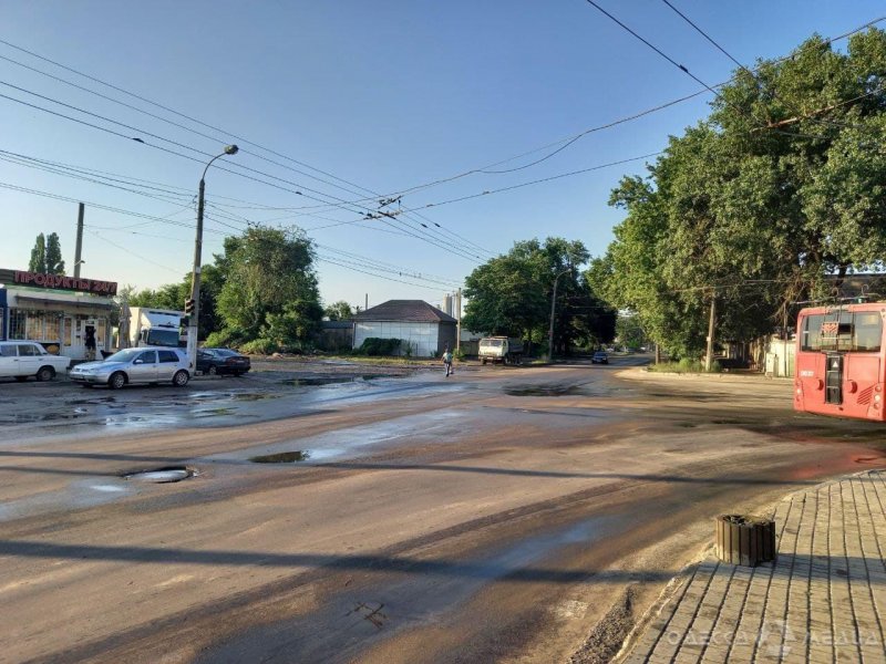 На основных магистралях Одессы восстановлена проезжаемость (фото)