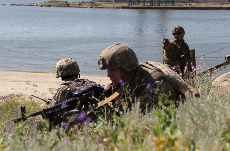 Военные проводят учения на морском побережье курортов Белгород-Днестровского района (ФОТО)