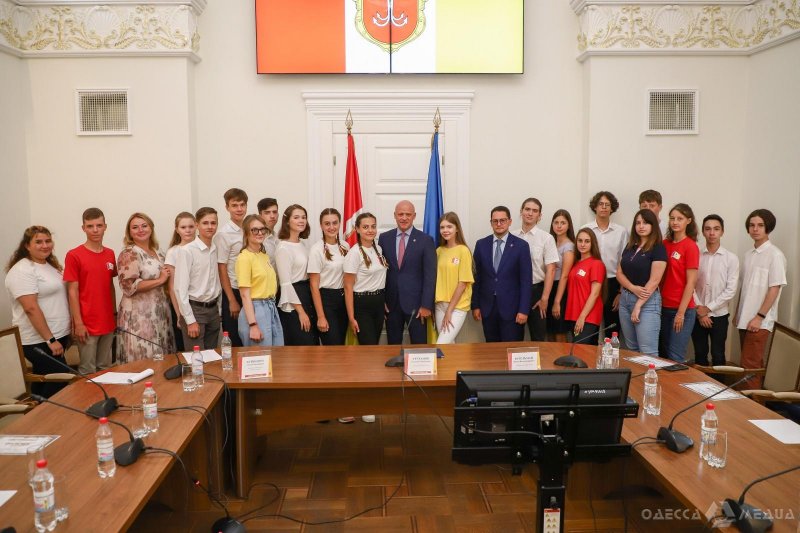 Мэр Одессы встретился с выпускниками, набравшими рекордное количество баллов во время ВНО (фоторепортаж)