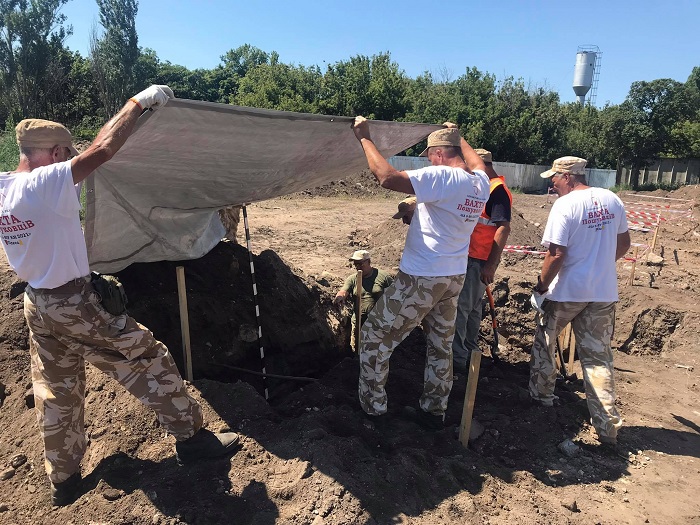 В Одессе нашли 29 ям с телами расстрелянных – на 6-м км Овидиопольской дороги
