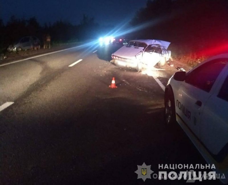 ГУНПУ в Одесской области: в ночном ДТП пострадали водитель и пассажиры (фото)
