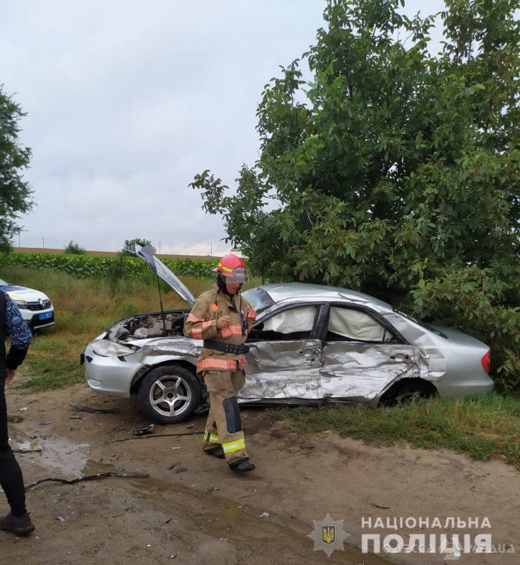 В Одесской области в дорожной аварии пострадала мать с двумя детьми (фото)