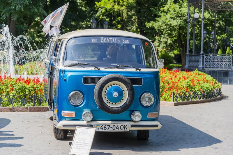 От «Волги» до военного «Виллиса» и «Форда»: в Одессе выставка ретро-автомобилей (фото)