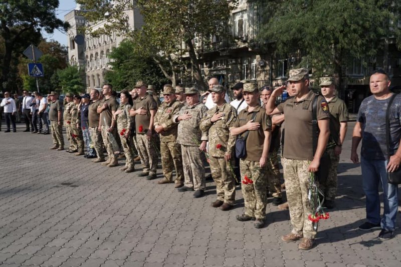 День независимости в Одессе: к памянику Шевченко торжественно возложили цветы (фото)