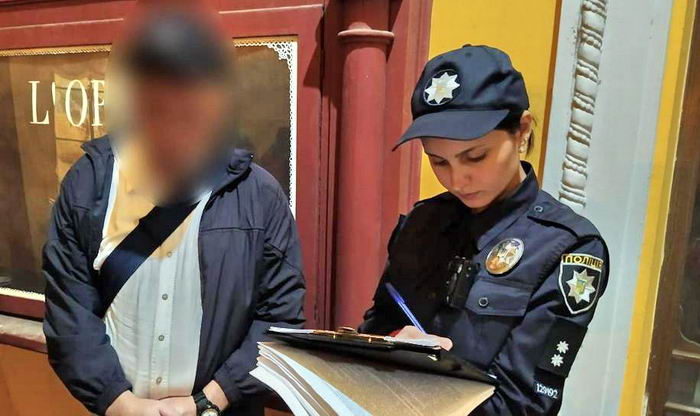Задержан карманник, который “работал” на Потемкинской лестнице во время концерта