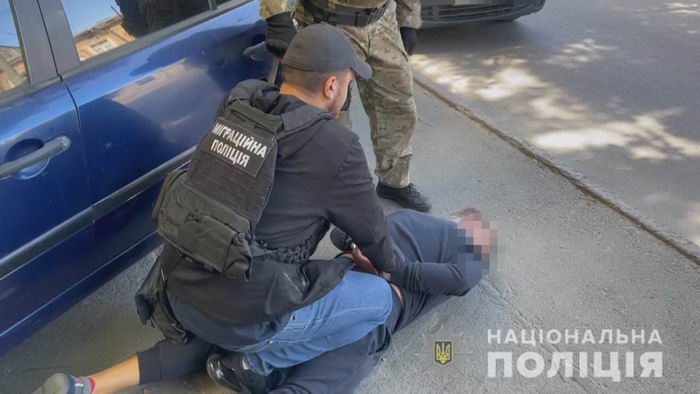 Российские “гастролеры” в Одессе воровали вещи из автомобилей