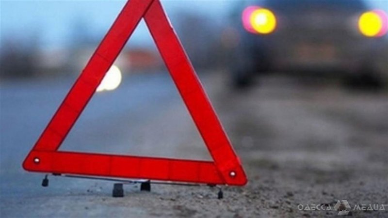 В Одесской области на автодороге Степановка-Раздельная автомобиль насмерть сбил мужчину