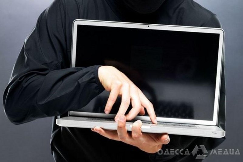 Разыскиваемого за кражи харьковчанина поймали в Одессе: мужчина украл с прилавка ноутбук