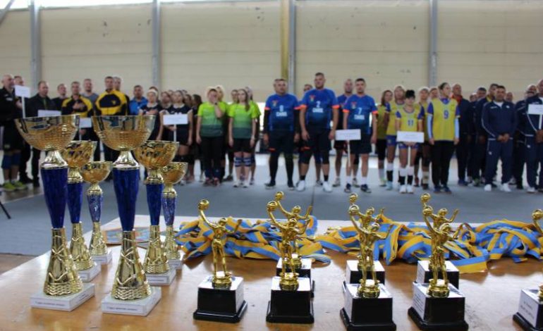 В Измаиле завершился турнир по волейболу среди ветеранов