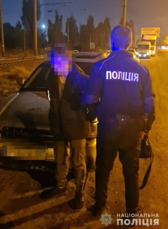 На Молдаванке двое одесситов угнали автомобиль и собирались продать его на запчасти (фото)