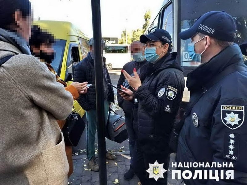 В Одессе полиция проверяет торговые центры, магазины и рестораны. Выписано 87 штрафов