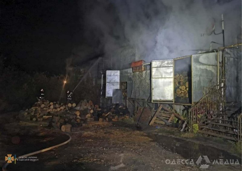 Одесский район: спасатели ликвидировали возгорание в кафе (фото)