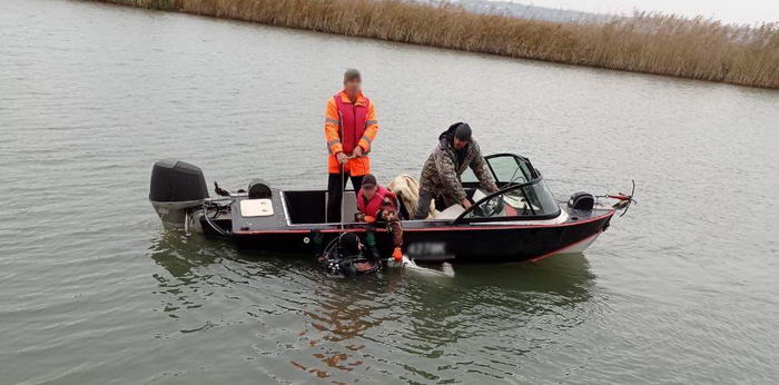 Спасатели нашли тело пропавшего рыбака на Днестре