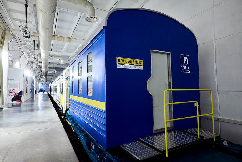 Укрзализныця показала капсульный плацкартный вагон – у каждого пассажира свое окно