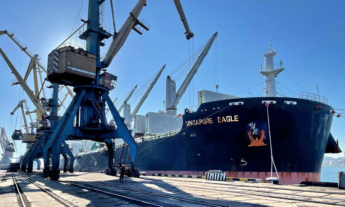 Под Одессой разгружают первое судно с углем из США