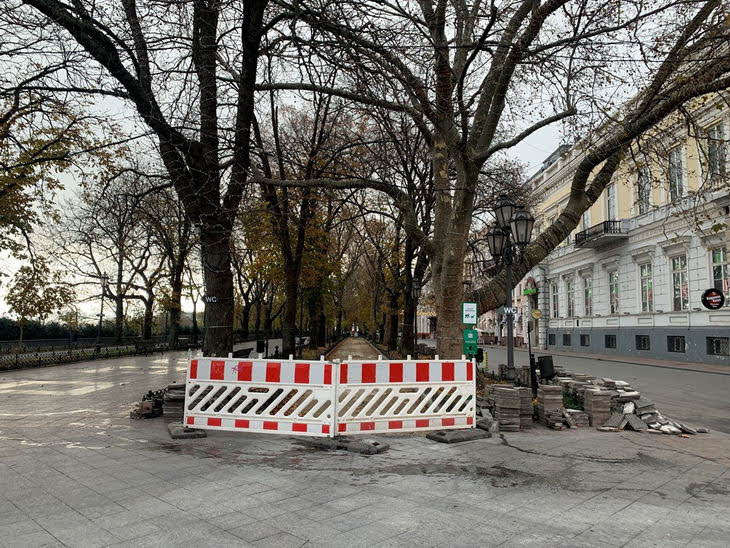 Приморский бульвар ремонтирует фирма, которая подозревается в коррупции