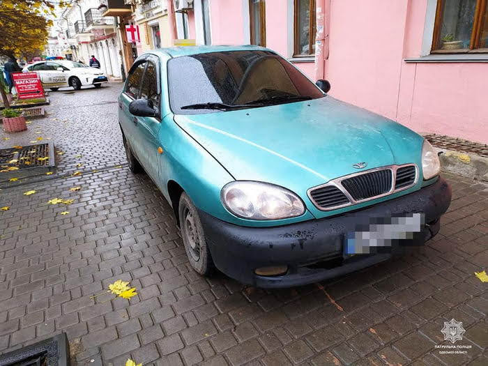 В центре Одессы 17-летний парень угнал автомобиль