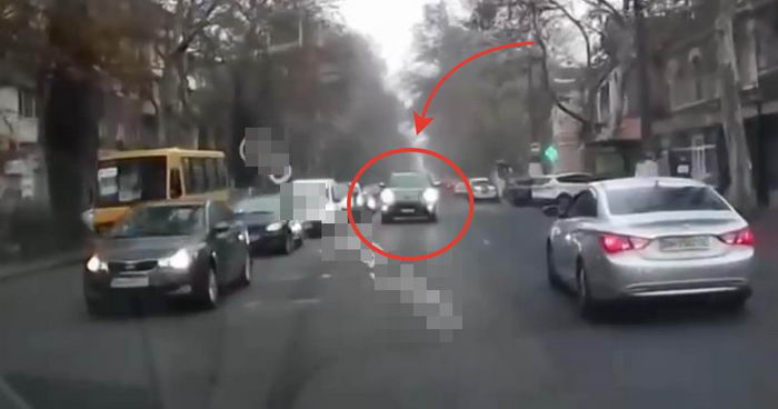 В Одессе наглый мажор устраивает беспредел на улицах (видео)