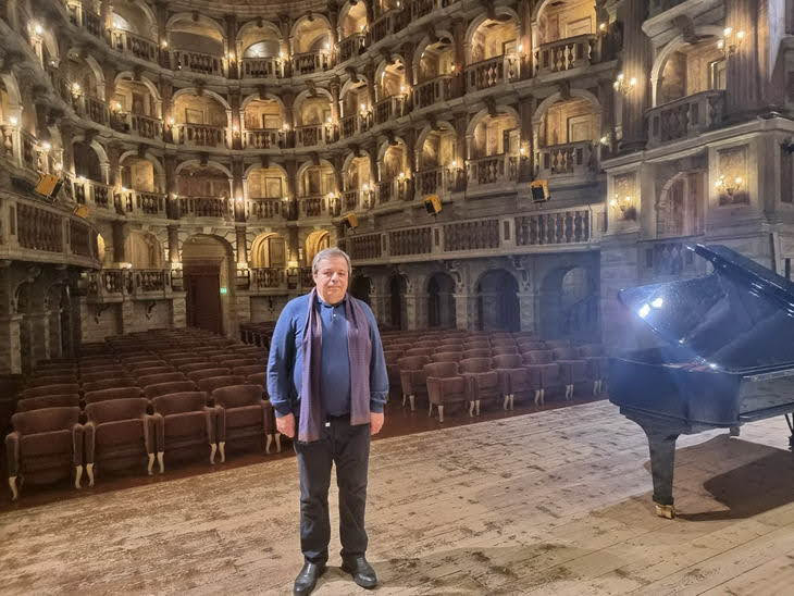 Алексей Ботвинов выступил в Teatro Bibiena, где начинал Моцарт