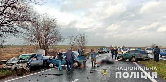 Под Одессой столкнулись три автомобиля – погиб пассажир