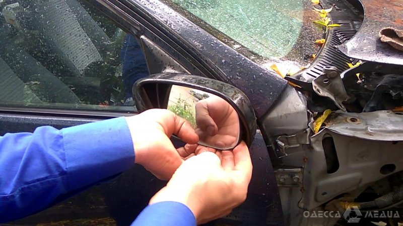 Задержан одессит, снимавший с авто горожан зеркала (фото)