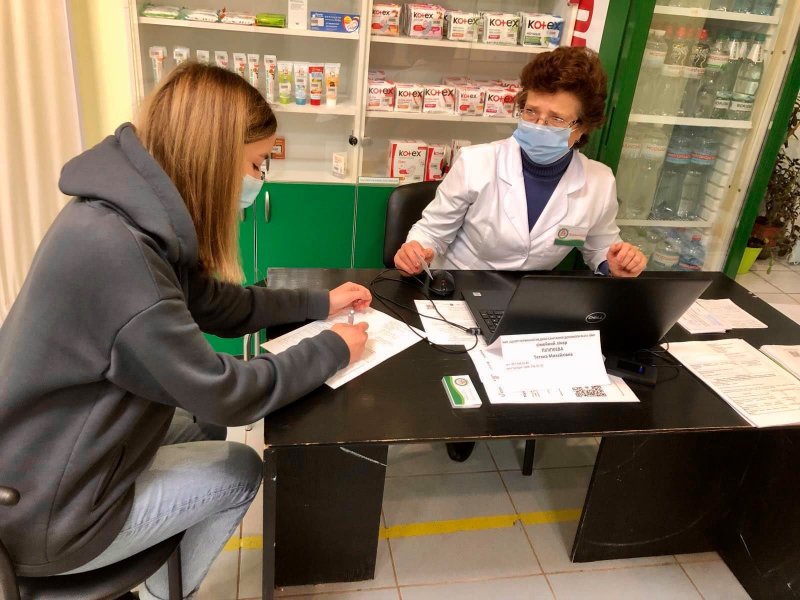 В Одессе прививку от COVID-19 можно получить в аптеке (фоторепортаж)