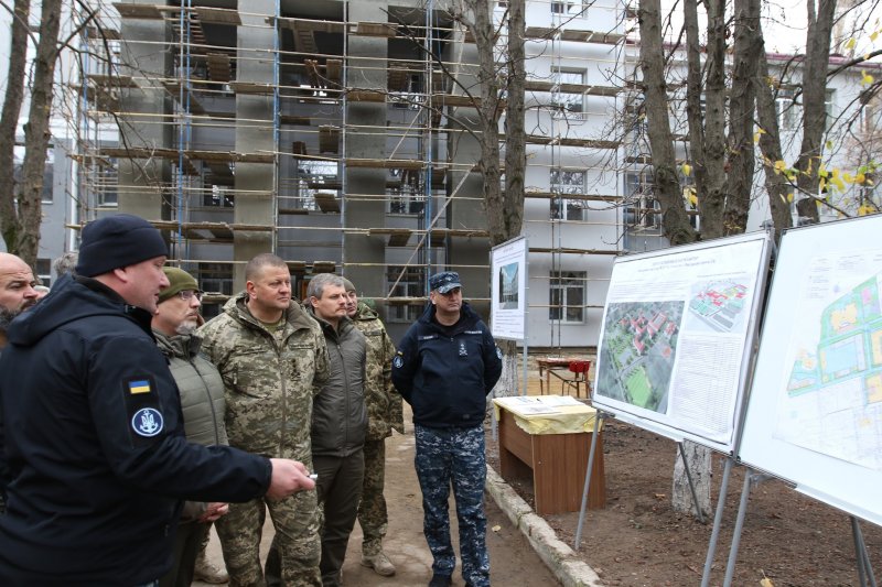Министр обороны и глава ВСУ посетили объекты инфраструктуры ВМС в Одессе (фоторепортаж)