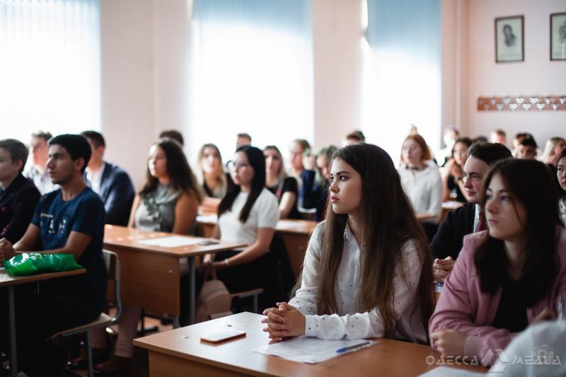 Одесские школьники 5-11 классов со следующей недели будут учиться очно