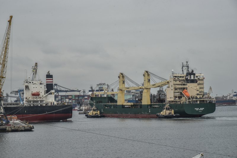 В Одесский порт доставили патрульные катера типа «Айленд» (фото)