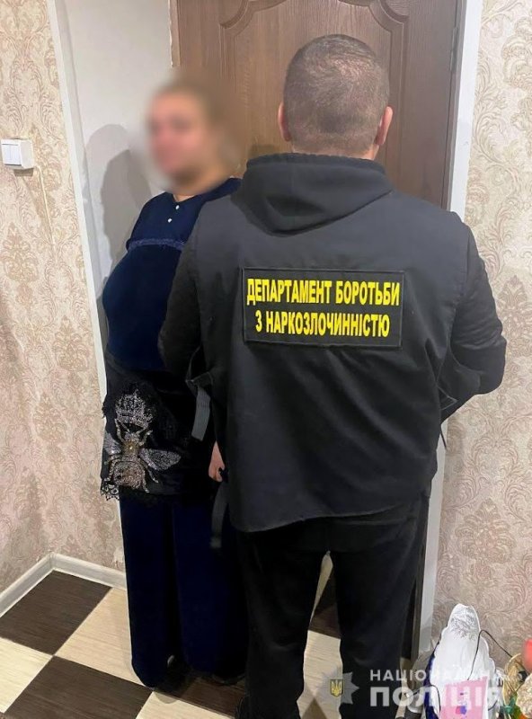 В Одессе мама с дочкой наладили продажу наркотиков через закладки