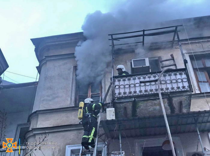 В центре Одессы горел старинный дом. Погиб хозяин квартиры