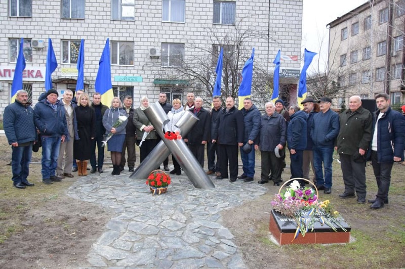 В Сарате открыли памятный знак жертвам Чернобыльской трагедии