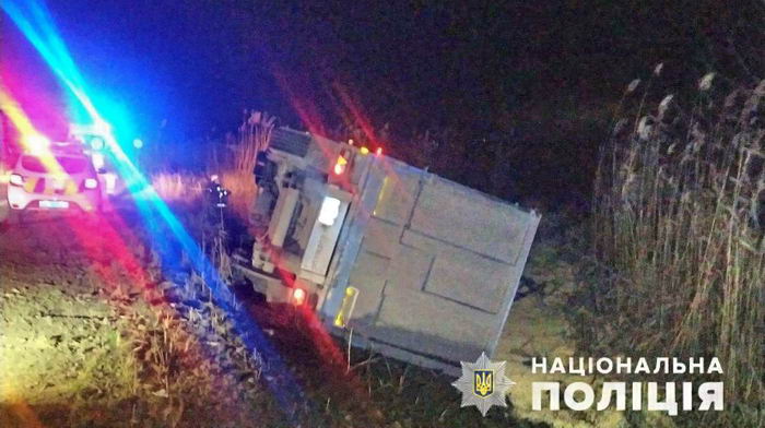 На трассе Одесса-Рени перевернулся грузовик – водитель погиб