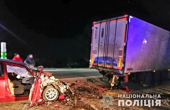 Под Одессой водитель погиб на островке снижения скорости