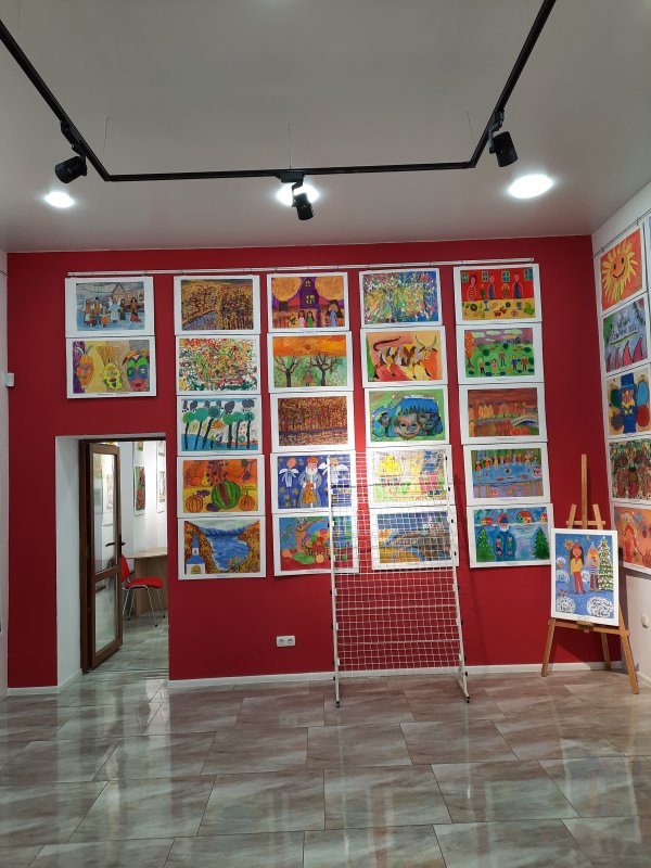 Работы юных художников Арциза представлены на двух выставках в Одесской области