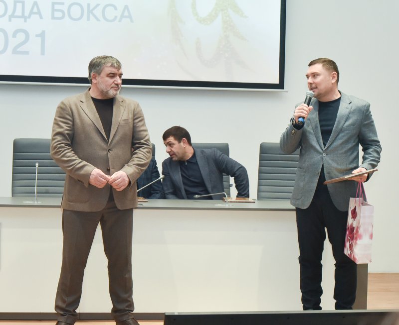 В Одессе наградили лучших боксеров и тренеров: чемпиону мира подарили машину (фоторепортаж)