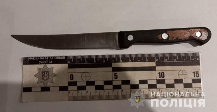В Одесской области подростки набросились с ножом на бывшую учительницу (фото)