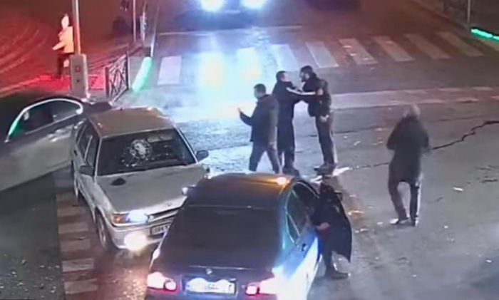 В Одессе пострадавший в ДТП побил водителя BMW – виновника аварии (видео)