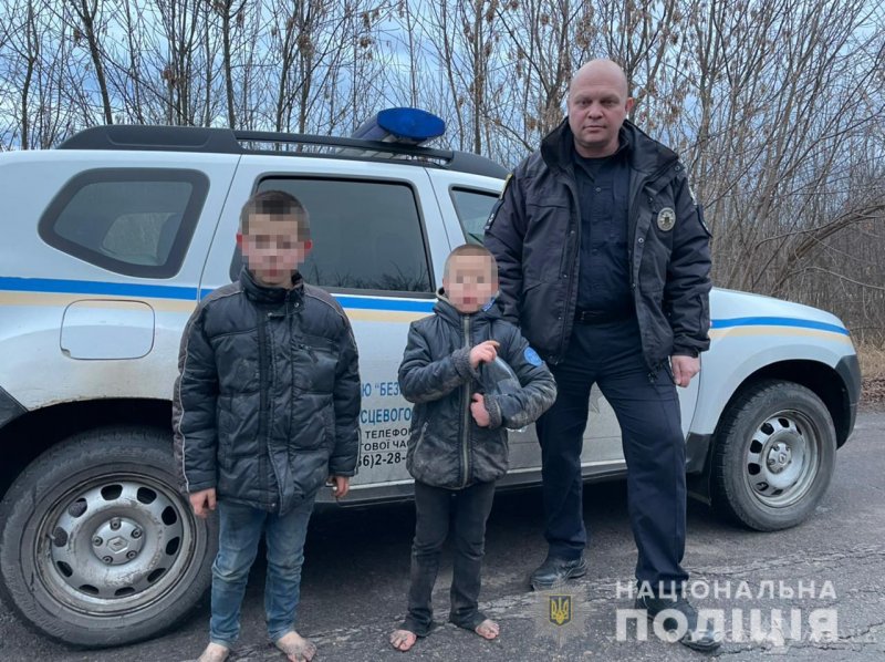 В Одесской области маленькие дети убежали босиком от отчима к бабушке (фото)
