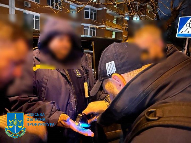 Одесские спасатели вымогали деньги у предпринимателя (фото)
