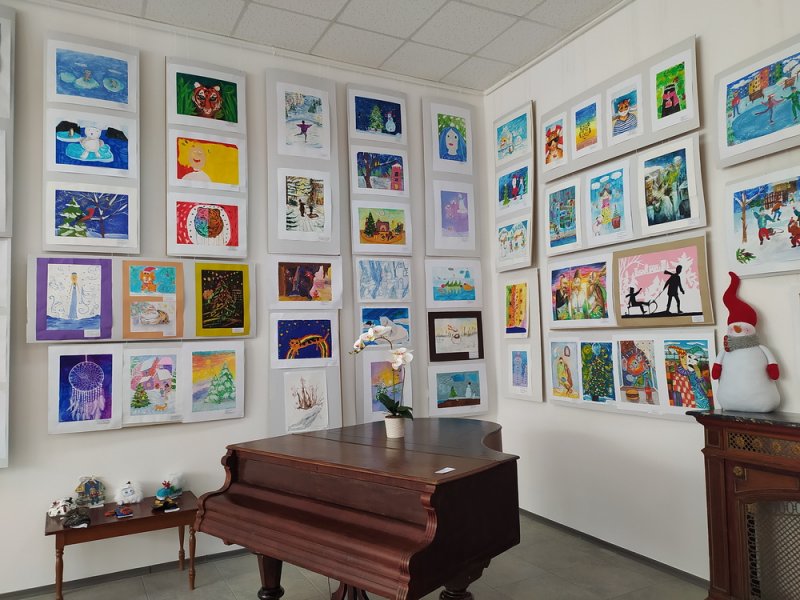 В Измаиле открылась выставка детского рисунка “Зимняя палитра” (фото)