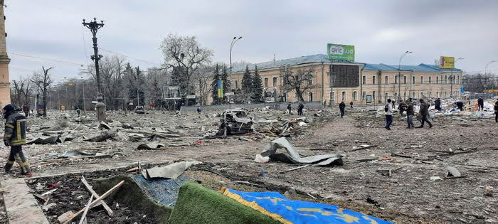 Жилые районы Харькова весь день бомбили: десятки убитых и раненных мирных жителей (фото)